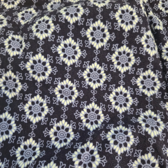 Capris - Picture 7 of 8